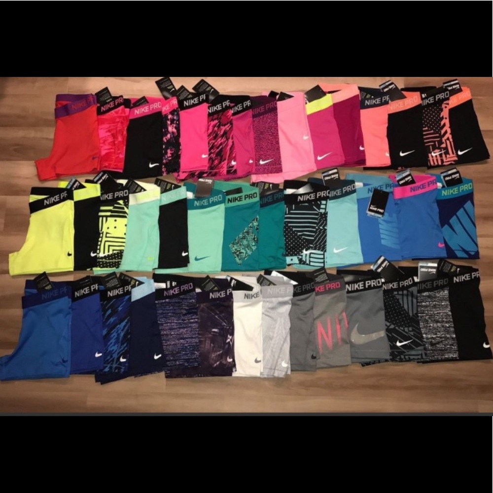 ISO ( IN SEARCH OF) Nike/Nike pro clothing items!
